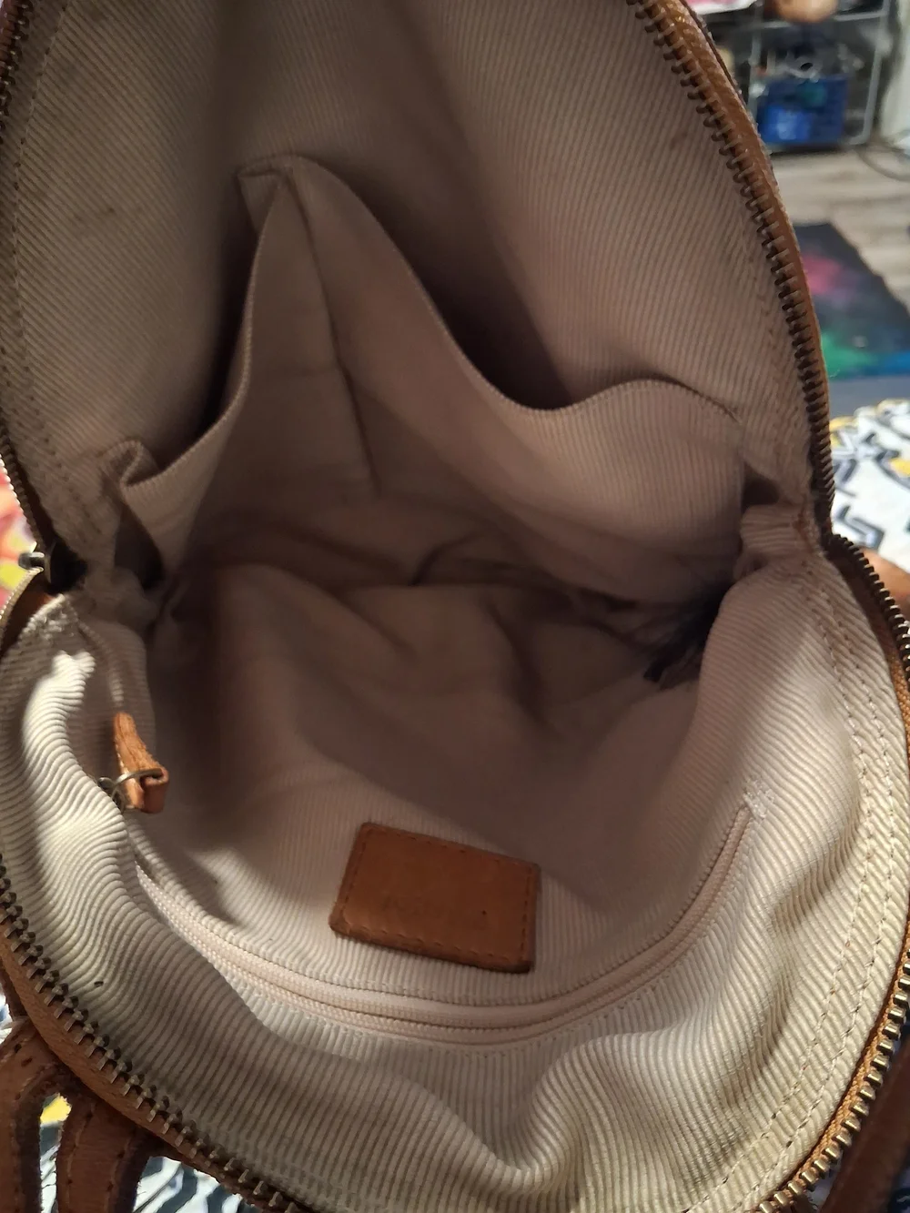 margot round leather